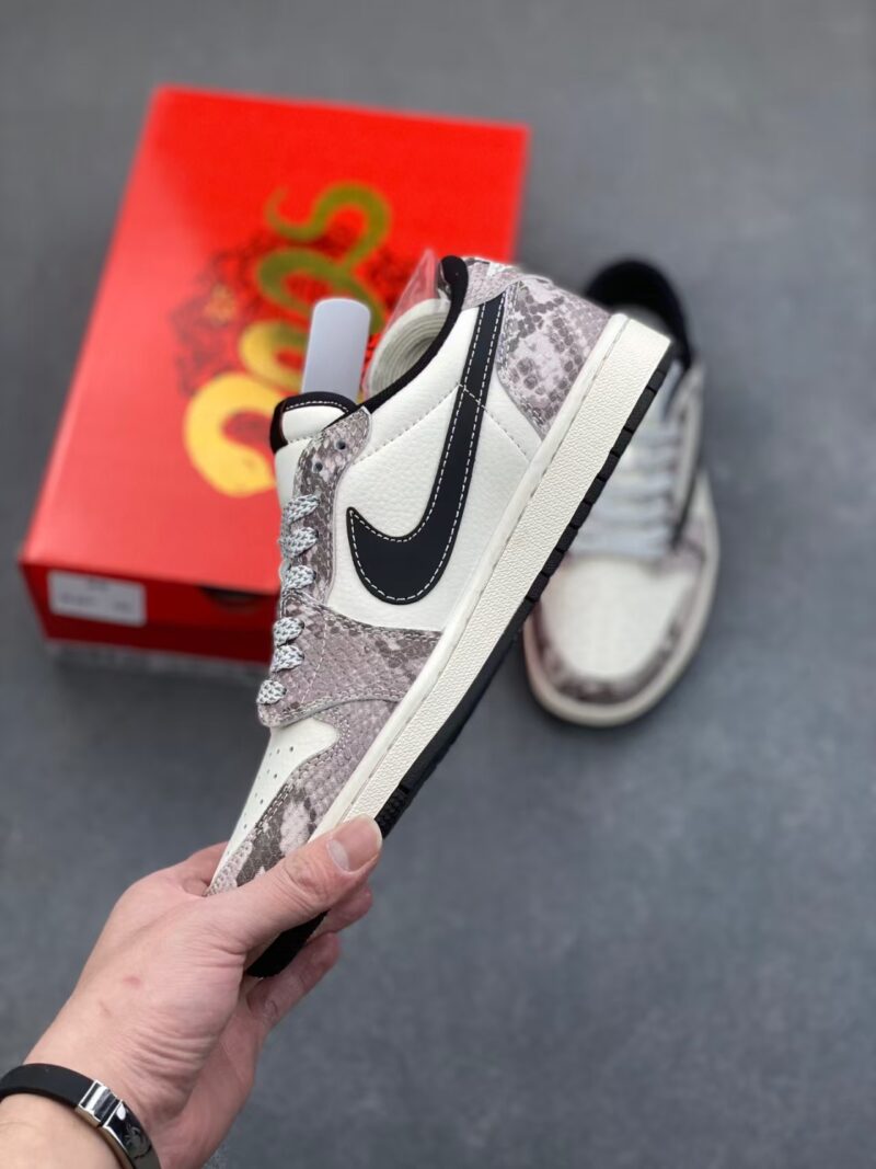 Air Jordan 1 Low OG SP